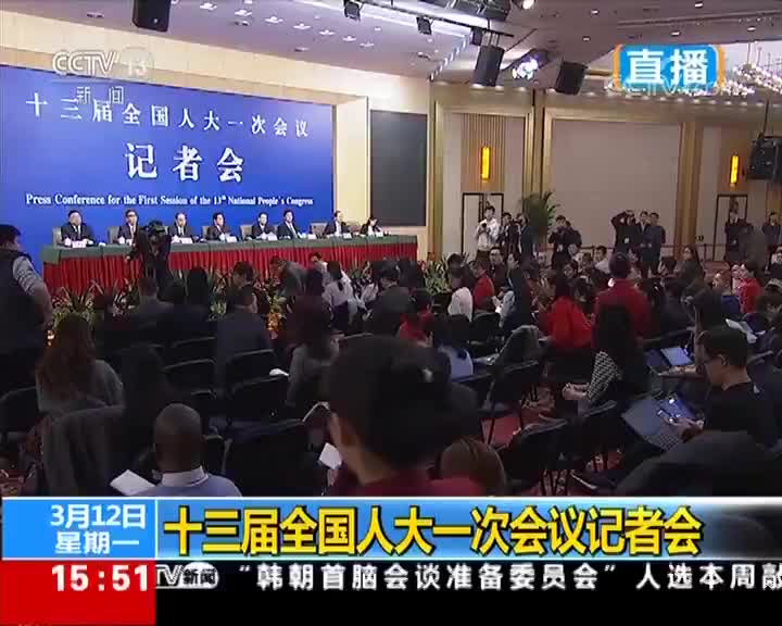 [视频]中国网记者向环资委副主任袁驷提问