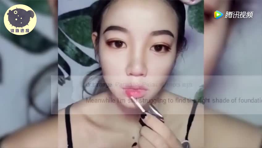 [视频]中国女子惊人“化妆魔法” 英国网友：明明两个人