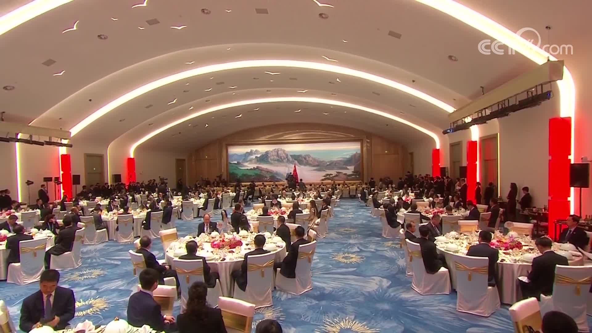 [视频]习近平出席上海合作组织青岛峰会欢迎宴并致祝酒辞