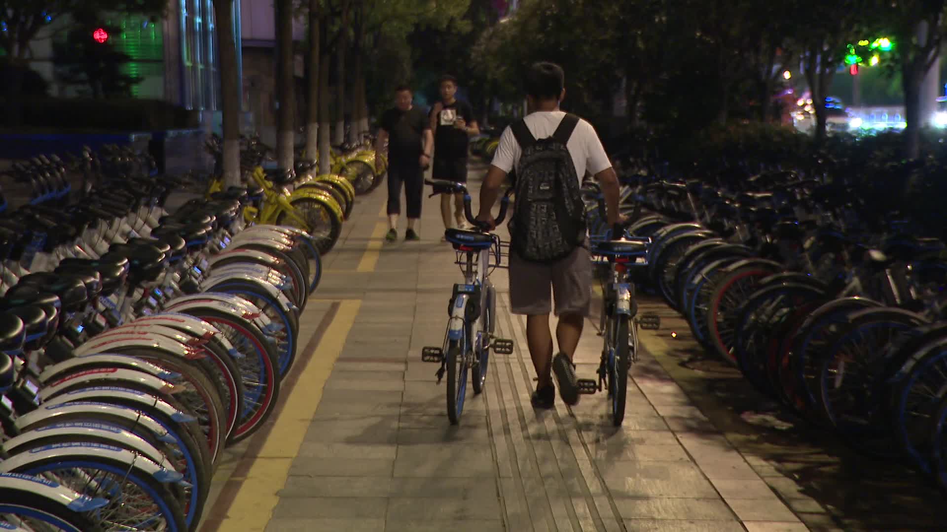 【凌晨三点的长沙】城市“单车猎人”的搜车记