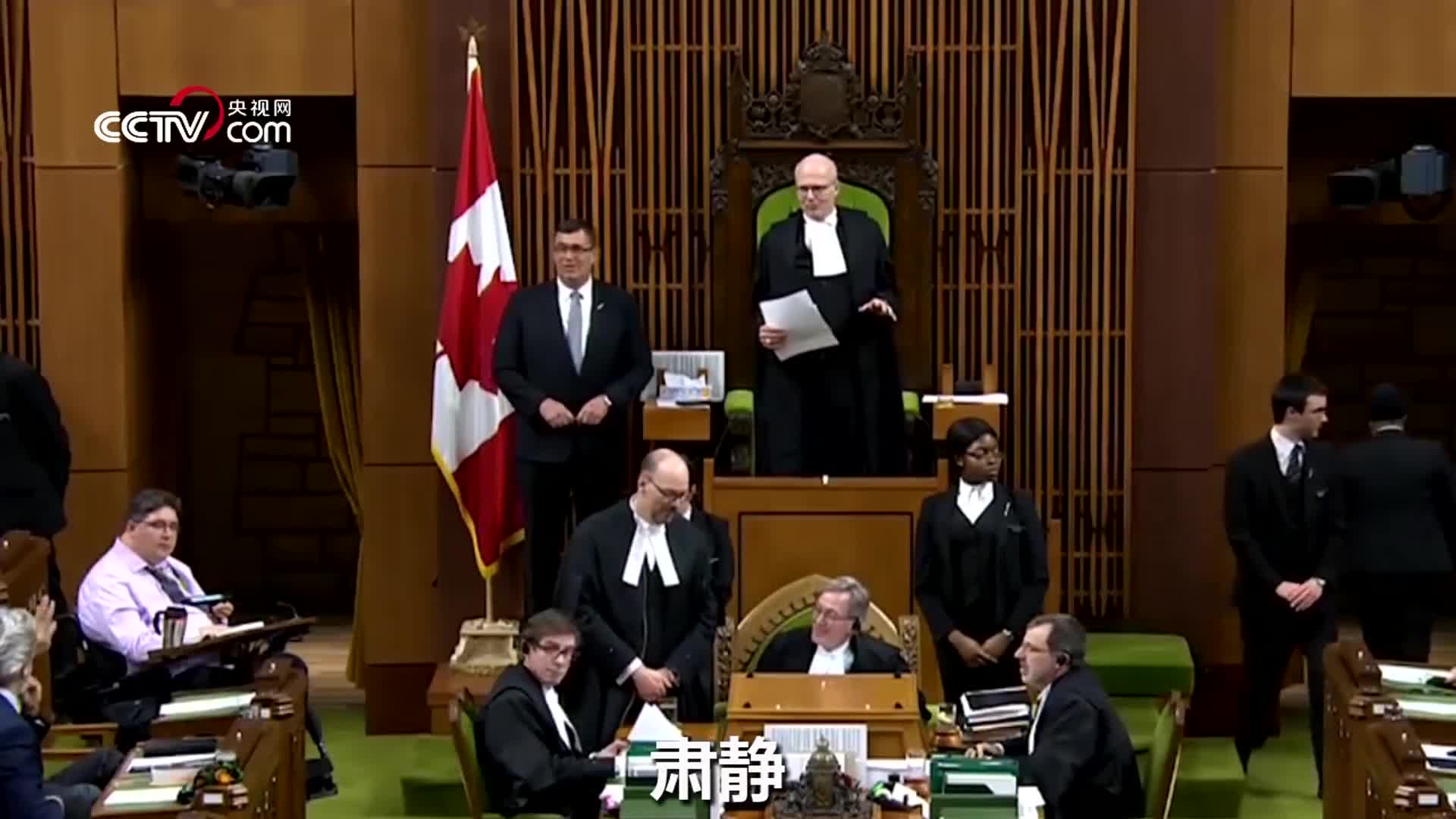 [视频]加拿大总理议会上偷吃东西 被议员抓现行当面怒怼